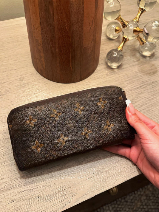 brown wallet